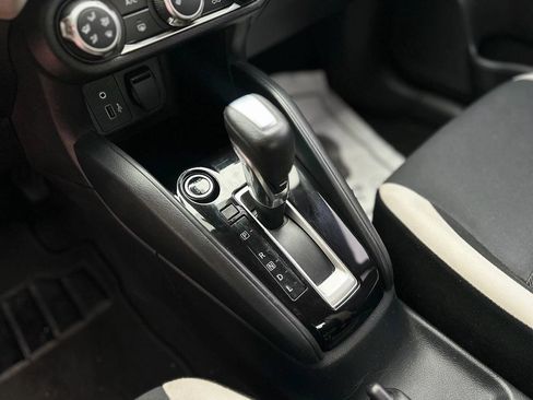 Used 2021 Nissan Versa SV image 13