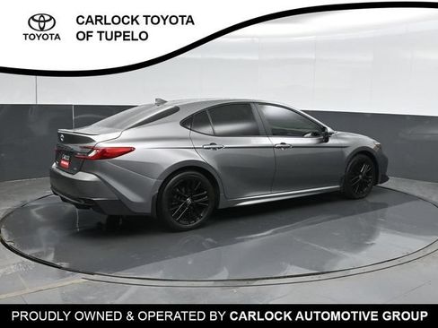 Used 2025 Toyota Camry SE FWD image 3