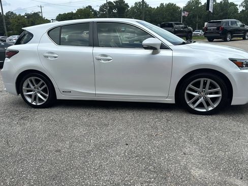 Used 2016 Lexus CT 200h FWD image 6