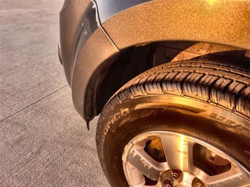 Used 2010 Ford Escape Limited image 23