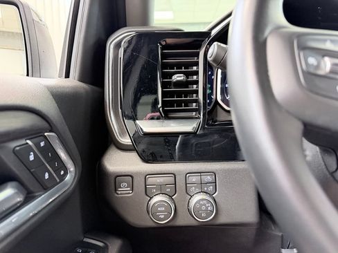Used 2026 GMC Sierra 1500 SLT AWD/4WD image 36