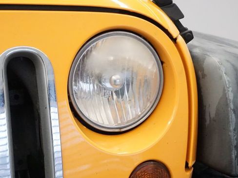 Used 2012 Jeep Wrangler Unlimited Sport image 12