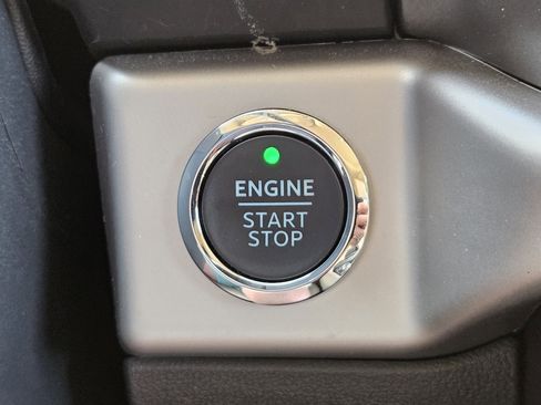 Used 2023 Ford Expedition XLT image 22