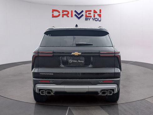 New 2026 Chevrolet Traverse LT w/ Driver Confidence Package image 4
