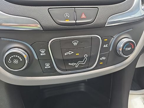 Used 2023 Chevrolet Equinox LS w/ LS Convenience Package FWD image 55