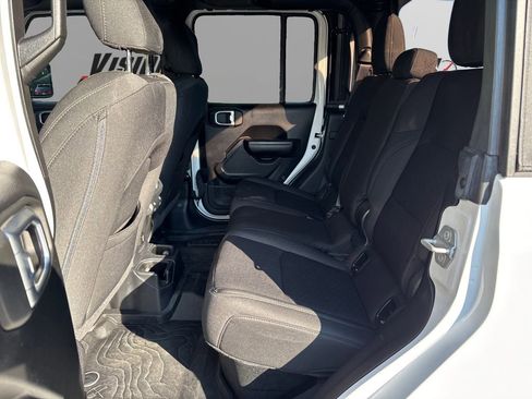 Certified 2021 Jeep Gladiator Willys image 10