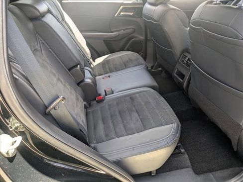 Used 2024 Mitsubishi Outlander SE image 19