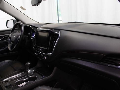 Used 2020 Chevrolet Traverse RS w/ LPO, Floor Liner Package FWD image 25