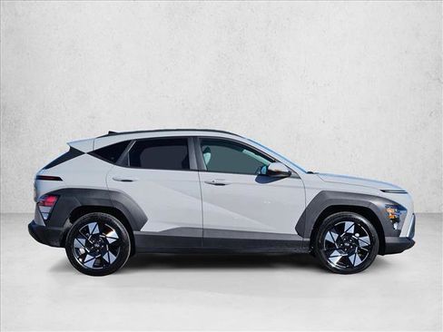 Used 2025 Hyundai Kona SEL image 4