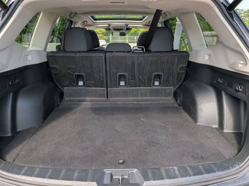 Used 2022 Subaru Forester Premium AWD/4WD image 30