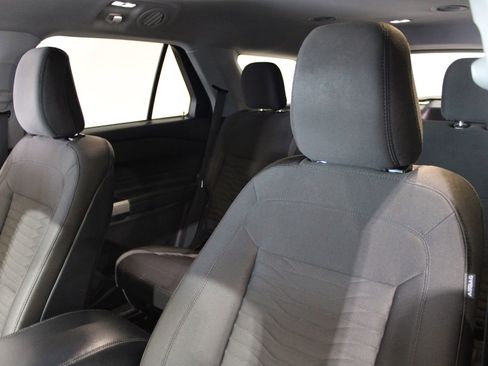 Used 2020 Ford Explorer XLT image 17