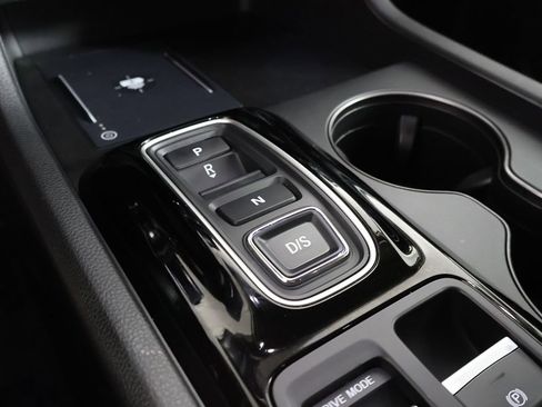 Used 2025 Honda Pilot EX-L image 50