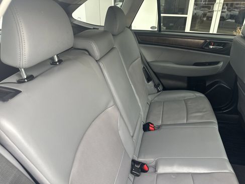 Used 2018 Subaru Outback 2.5i Limited image 32