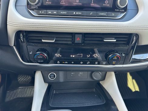 Used 2023 Nissan Rogue SL image 15