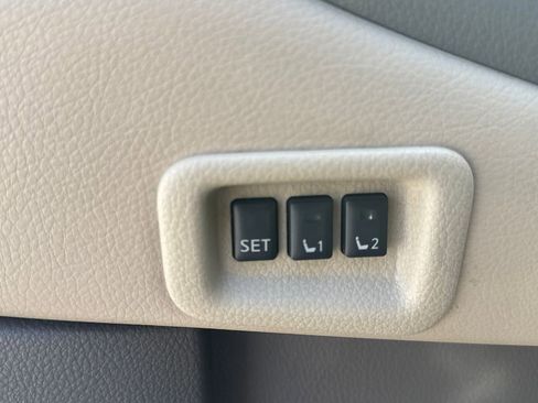 Used 2014 Nissan Murano LE w/ Platinum Edition Package image 32