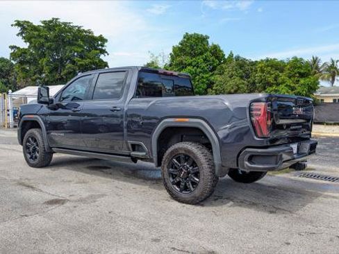 Used 2024 GMC Sierra 2500 AT4 w/ AT4 Premium Plus Package AWD/4WD image 6