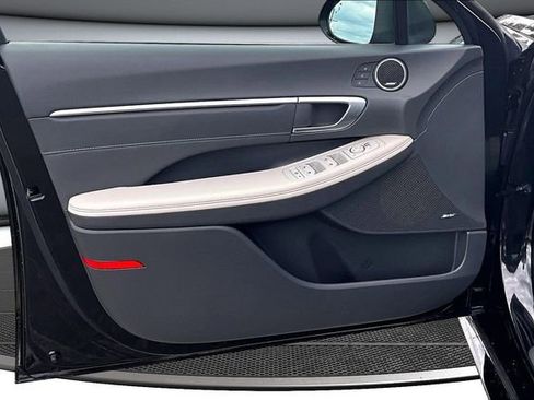 Used 2022 Hyundai Sonata Limited FWD image 19