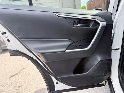 Used 2019 Toyota RAV4 LE w/ All Weather Liner Package AWD/4WD image 18