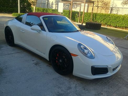 Used 2018 Porsche 911 Targa 4S AWD/4WD image 3
