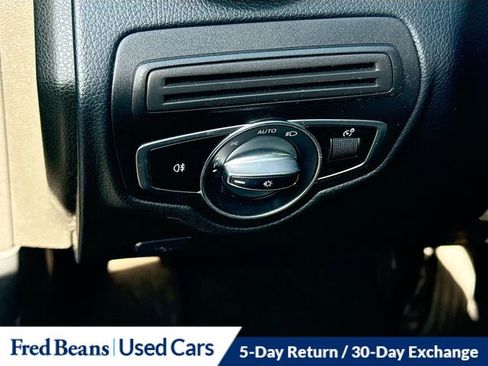 Used 2019 Mercedes-Benz GLC 300 4MATIC image 8