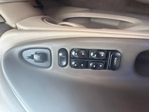 Used 2002 Ford Mustang Convertible RWD image 17