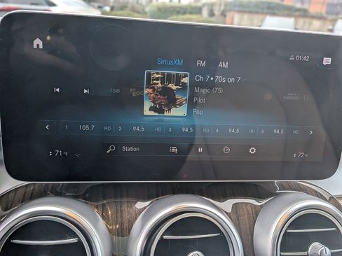 Used 2022 Mercedes-Benz GLC 300 4MATIC image 21