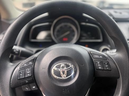 Used 2017 Toyota Yaris iA FWD image 11