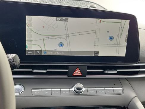 Certified 2025 Hyundai Elantra SEL image 9