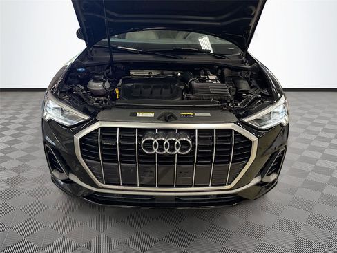 Certified 2025 Audi Q3 2.0T Premium Plus w/ Premium Plus Package AWD/4WD image 30
