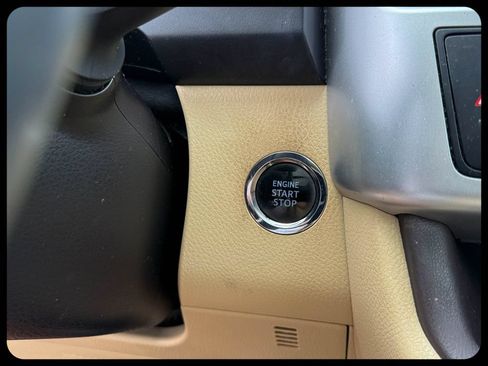 Used 2016 Toyota Highlander Limited Platinum FWD image 27