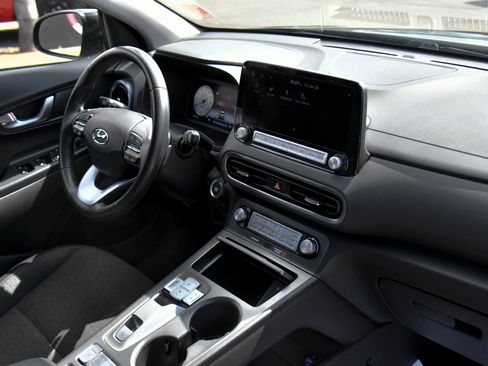 Used 2023 Hyundai Kona SEL FWD image 46