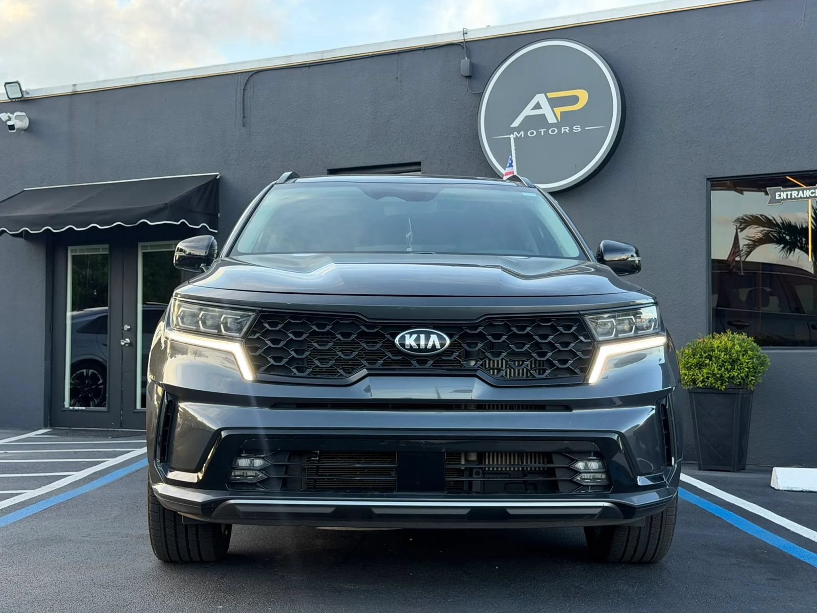 Used 2021 Kia Sorento SX FWD image 2