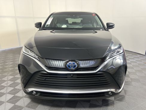 New 2024 Toyota Venza Limited image 10