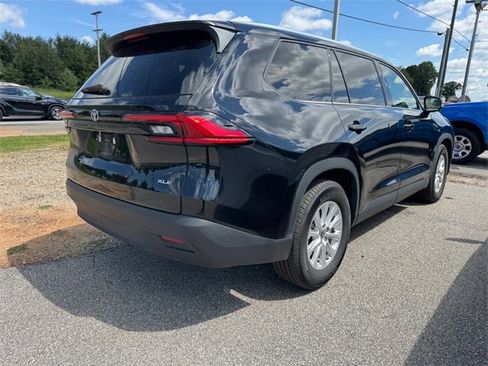 Used 2024 Toyota Grand Highlander XLE image 5