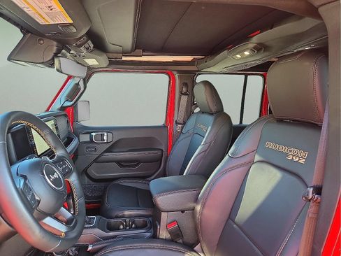 Used 2025 Jeep Wrangler Unlimited Rubicon 392 AWD/4WD image 13