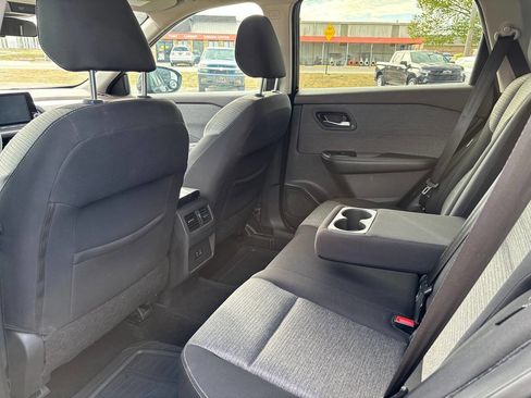 Used 2021 Nissan Rogue SV image 24