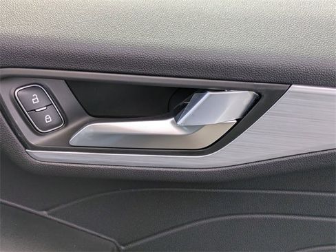 New 2025 Ford Escape SE w/ PHEV Premium Package image 38