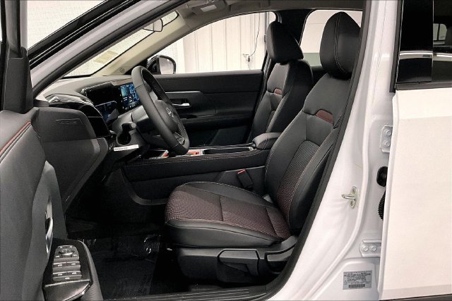 New 2026 Nissan Kicks SR w/ Cold Weather Package FWD image 10