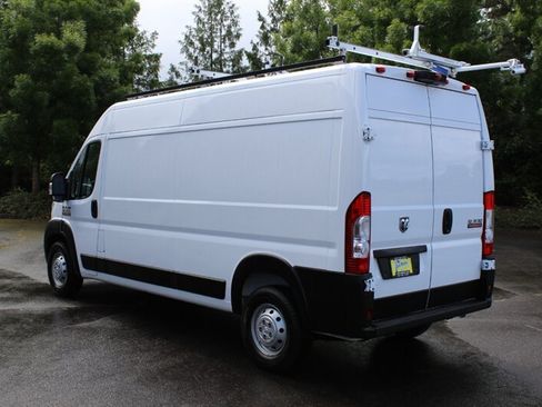 Used 2021 RAM ProMaster 2500 w/ Convenience Group FWD image 3