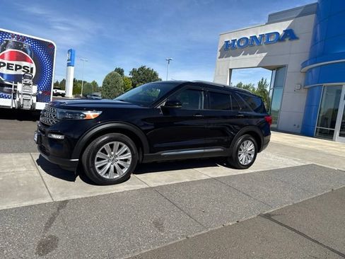 Used 2022 Ford Explorer Limited w/ Equipment Group 301A AWD/4WD image 12