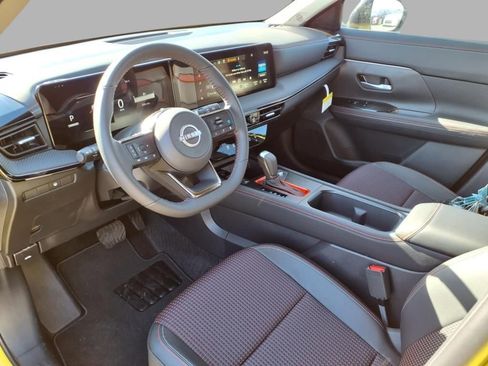 Certified 2025 Nissan Kicks SR image 21