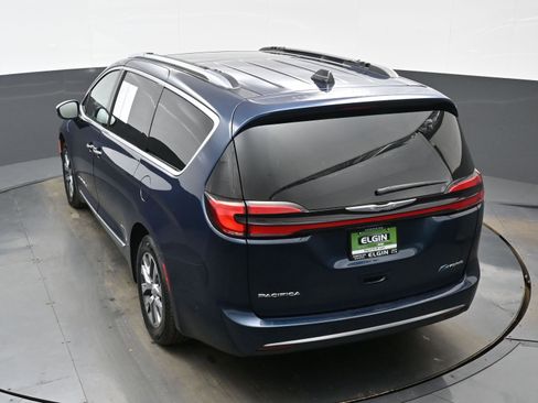 Used 2023 Chrysler Pacifica Pinnacle image 37