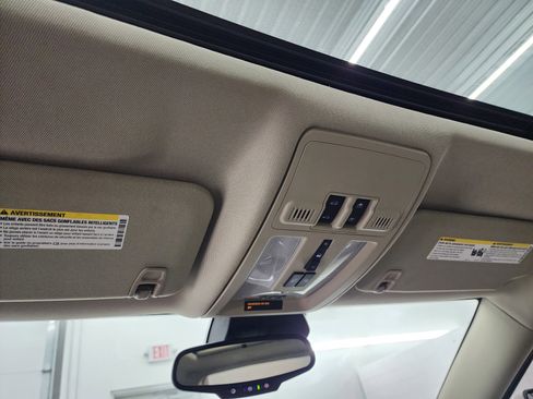 Used 2016 Cadillac SRX Premium image 12