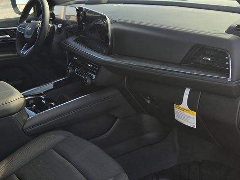 New 2026 Chevrolet Suburban LS RWD image 9