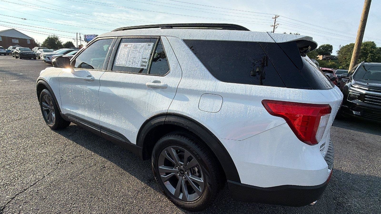 Used 2023 Ford Explorer XLT w/ Equipment Group 202A RWD image 11