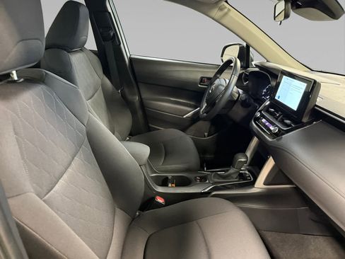 Used 2024 Toyota Corolla Cross LE image 15