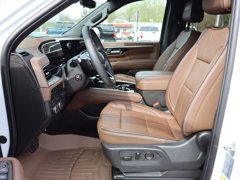 Used 2025 Chevrolet Tahoe High Country image 4