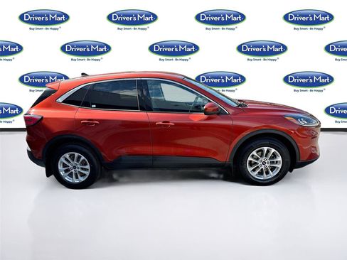 Used 2020 Ford Escape SE image 9