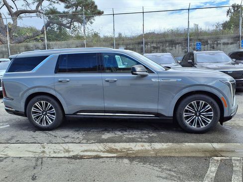 New 2026 Cadillac Escalade IQL Luxury image 4