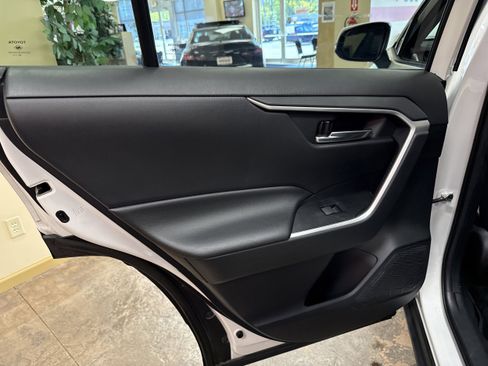 Used 2021 Toyota RAV4 XLE Premium image 25